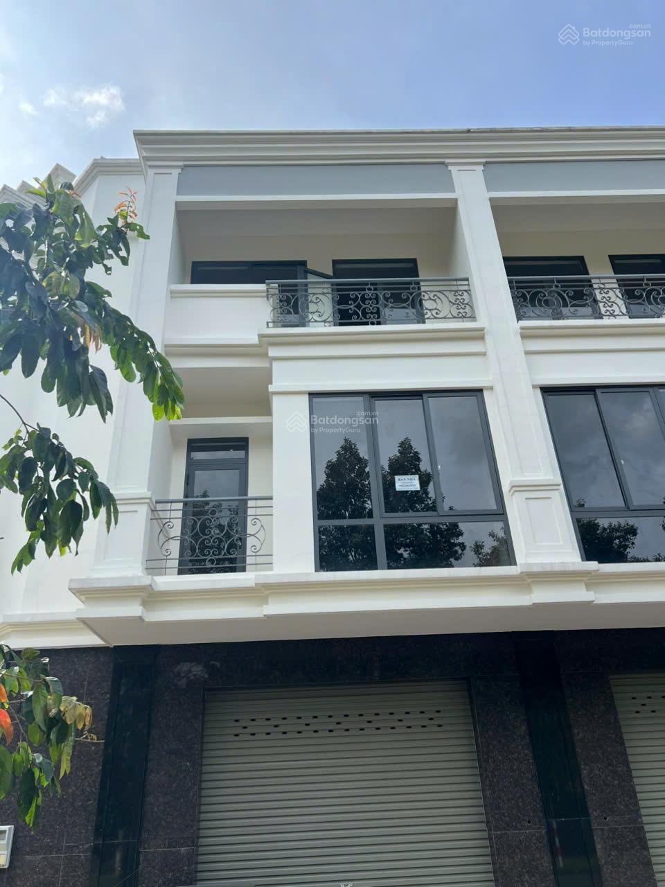 Bán nhà liền kề tại chợ đầu mối Dầu Giây, Thống Nhất, Đồng Nai