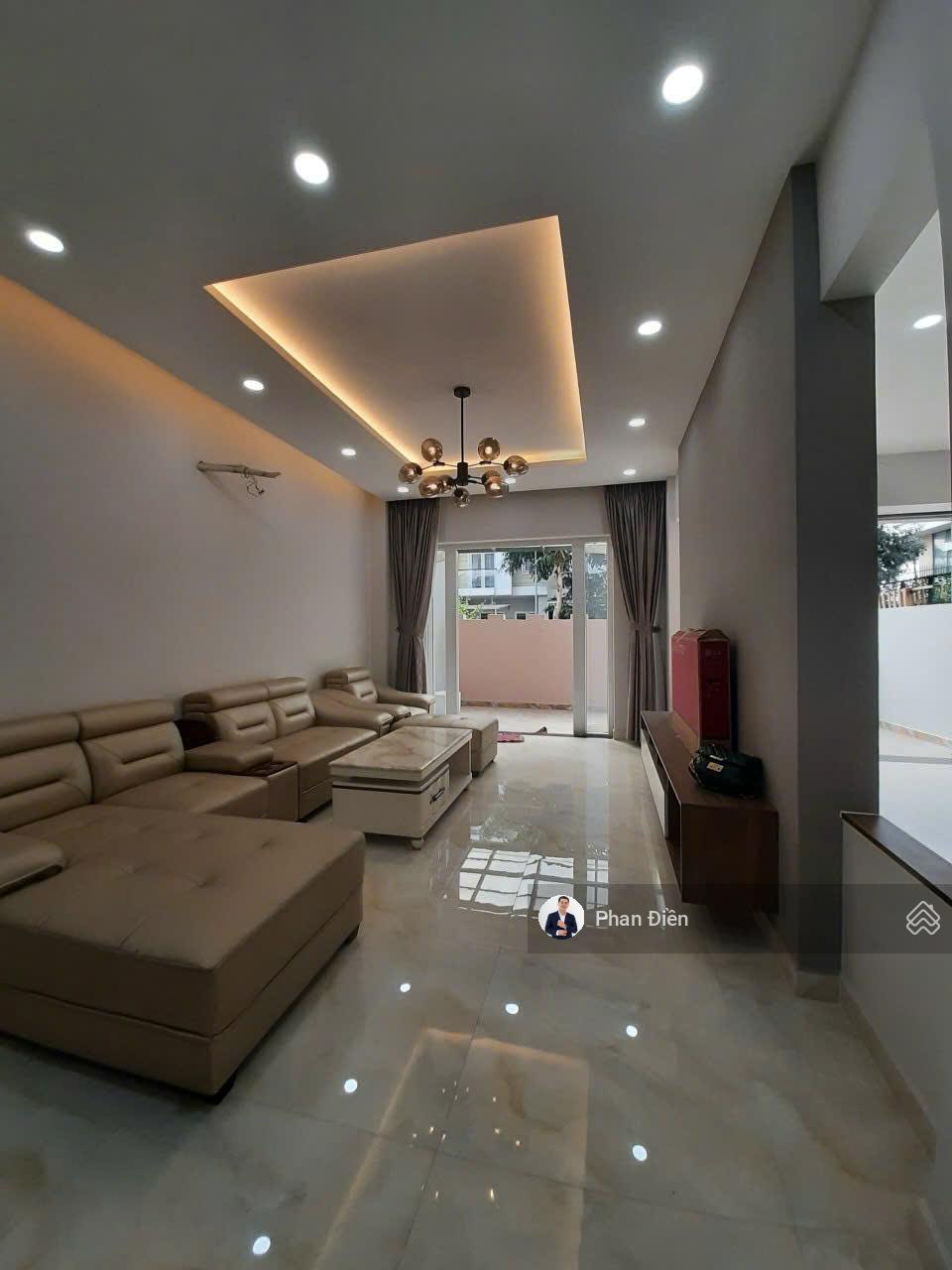 Chính chủ bán nhà phố Mega Ruby 7x14m. Nội thất đầy đủ. Sổ hồng riêng. Gọi 0982 667 *** Mr Phan Điền