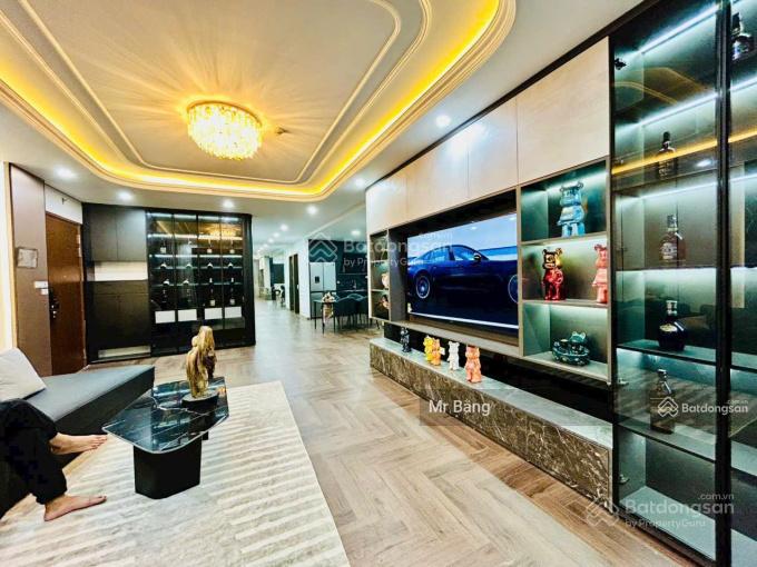 Cần bán "Căn góc Hoa Hậu 3PN" CC Học Viện Quốc Phòng - DT: 136m2, full đồ đẹp, BC Đông Nam, 9,3tỷ