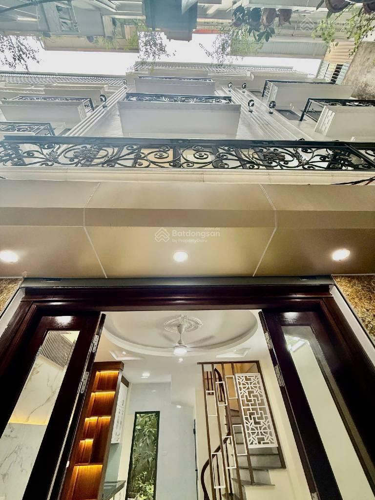 Bán nhà Vĩnh Hưng, Hoàng Mai, 30m2, 5 tầng, 7,7 tỷ, hai mặt ngõ trước sau, mới koong, 30m ra ô tô