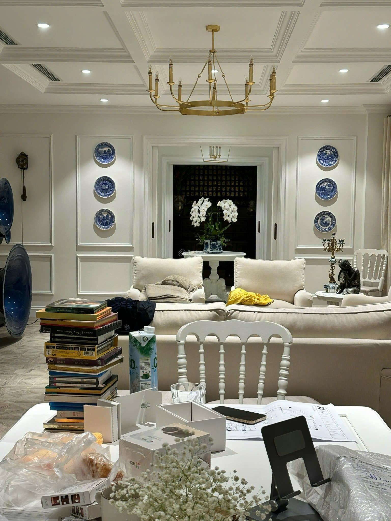 Cần bán căn hộ siêu VIP nhất tòa Hoàng Thành Tower 318m2, thiết kế 5PN, 4WC. Nội thất Luxury nhập