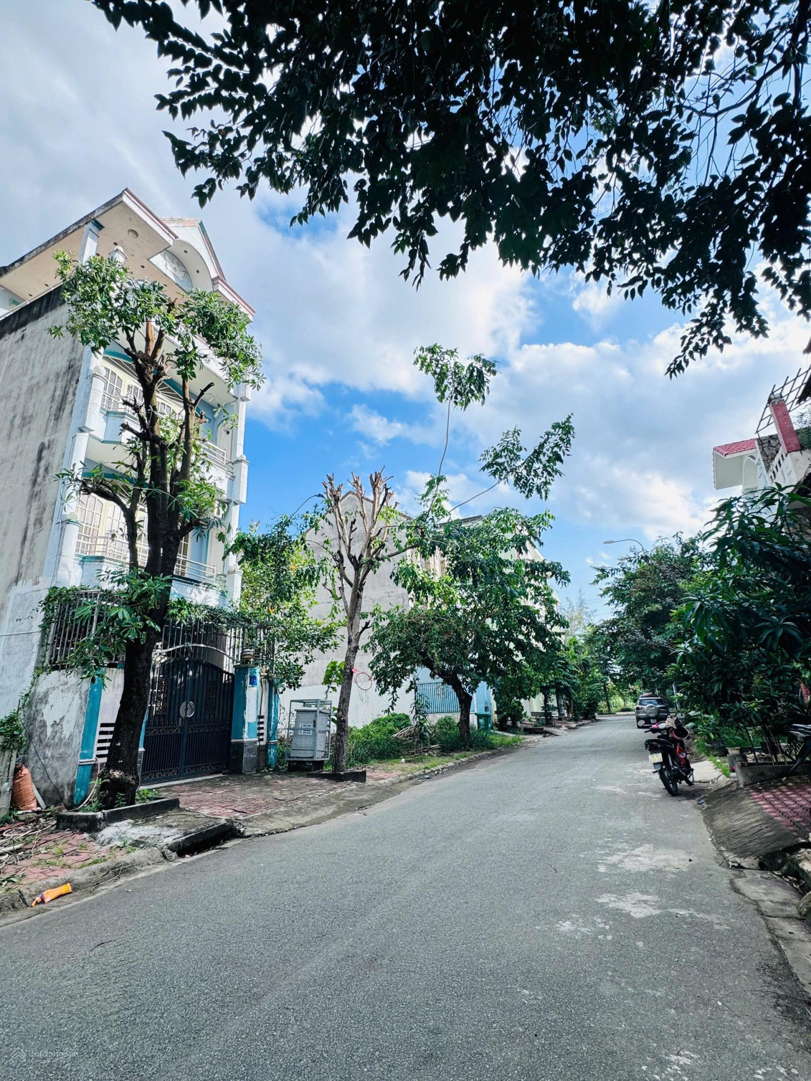 90m2 - 9 tỷ! hàng đầu tư KDC Nam Long, bán gấp nền nhà phố liền kề Global City, sổ cá nhân