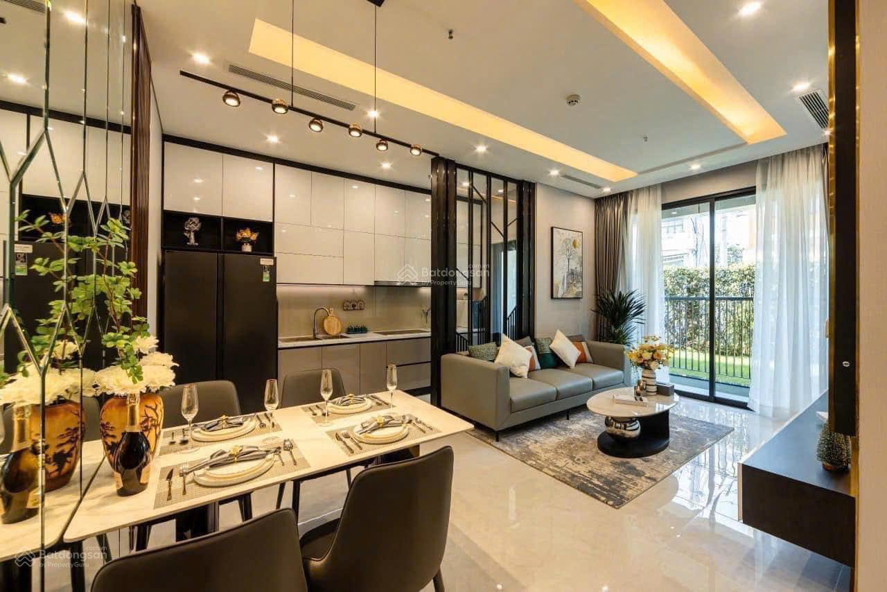 Cho thuê căn hộ 2PN, 2WC, 80m2 giá 14 triệu tại Sky Center, Tân Bình, HCM