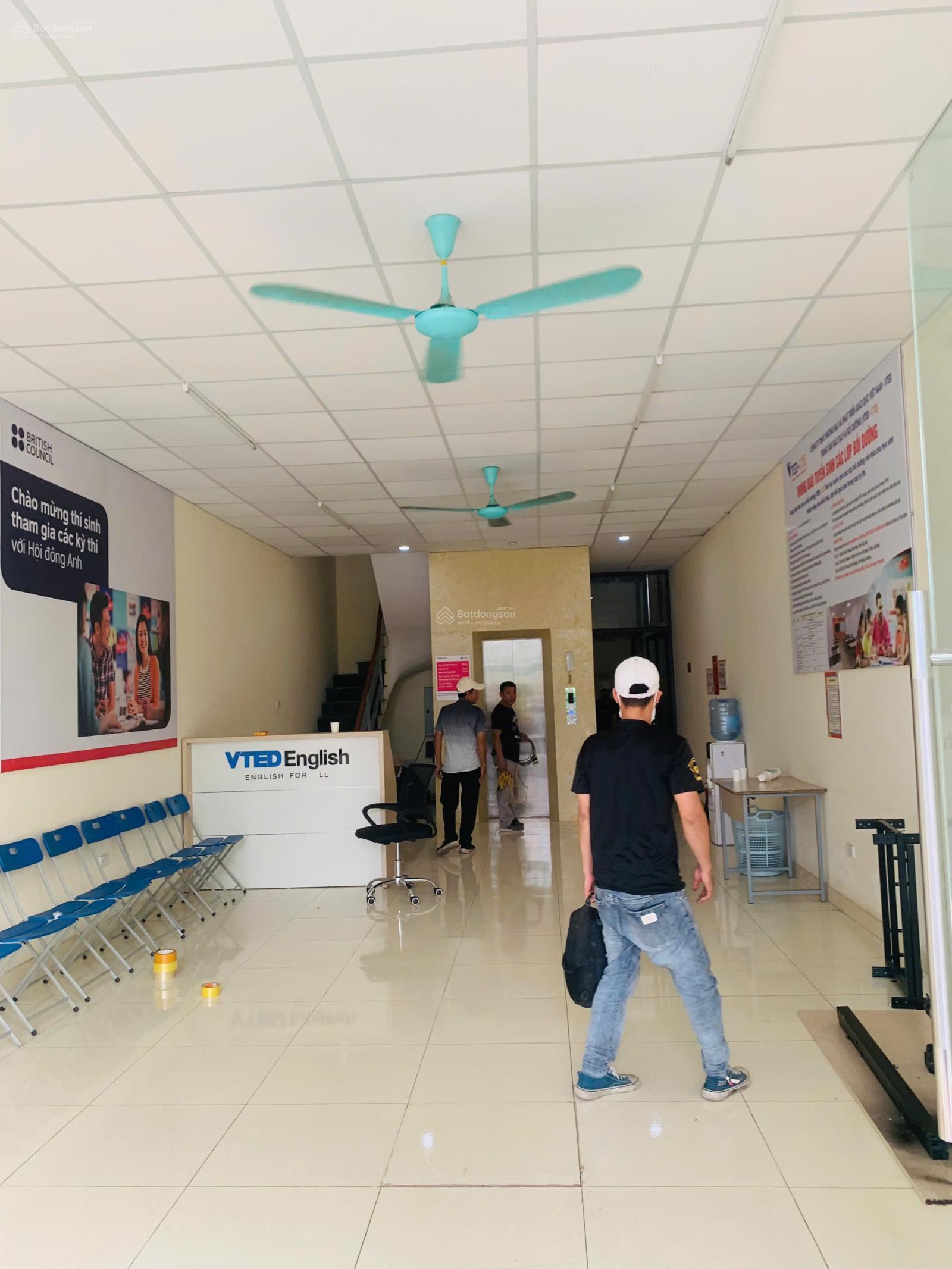 Cho thuê liền kề Galaxy - Tố Hữu - Hà Đông 96m2, 5 tầng 1 tum. Thông sàn, thang máy cuối. Giá 50tr Cho thuê liền kề Galaxy - Tố Hữu - Hà Đông 96m2, 5 tầng 1 tum. Thông sàn, thang máy cuối. Giá 50tr