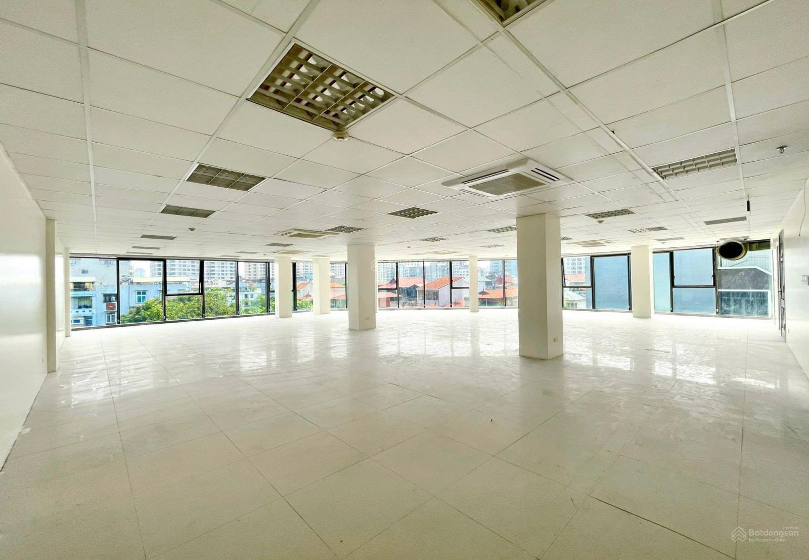 Chính chủ cần cho thuê sàn lô góc 3 mặt tiền tòa building mặt phố Khúc Thừa Dụ - 200m2 giá tốt