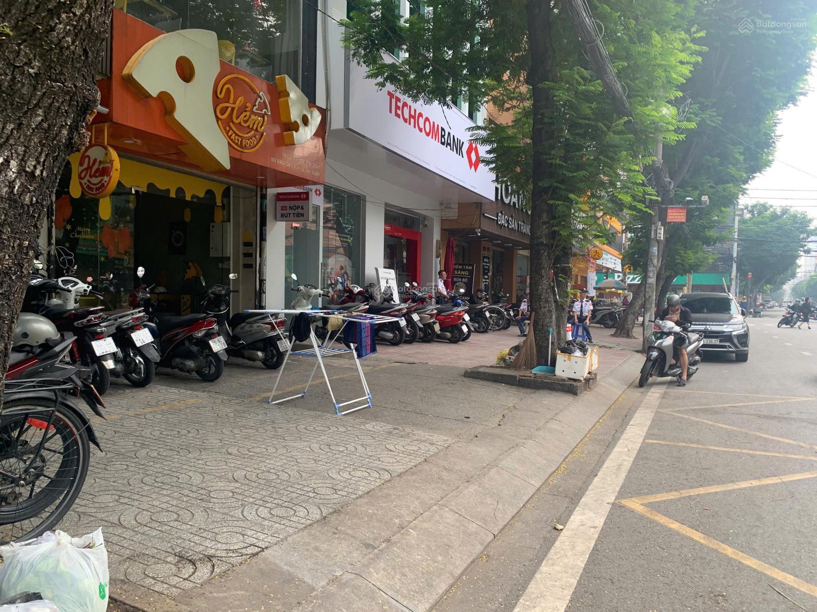 Giảm sốc 10 tỷ! MT Bàu Cát Đôi - Tân Bình - 8 x 27m (180m2) - XD: Hầm 7 tầng giá 24 tỷ