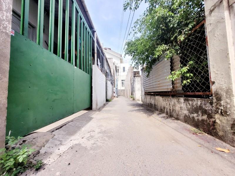 Nhà 102m2 (6x17 vuông vức, SHR) đường 822, P Phú Hữu, Tp Thủ Đức (4ty99)