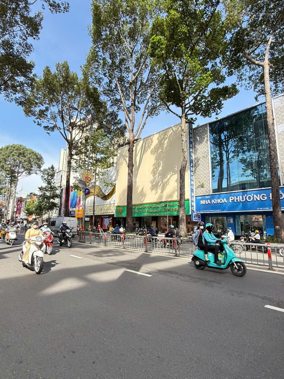 Siêu phẩm nhà mặt tiền Đường 3/2 ngay Hà Đô, P. 12 Quận 10, 4.5x28m 3 tầng HĐT: 130tr giá: 59 tỷ