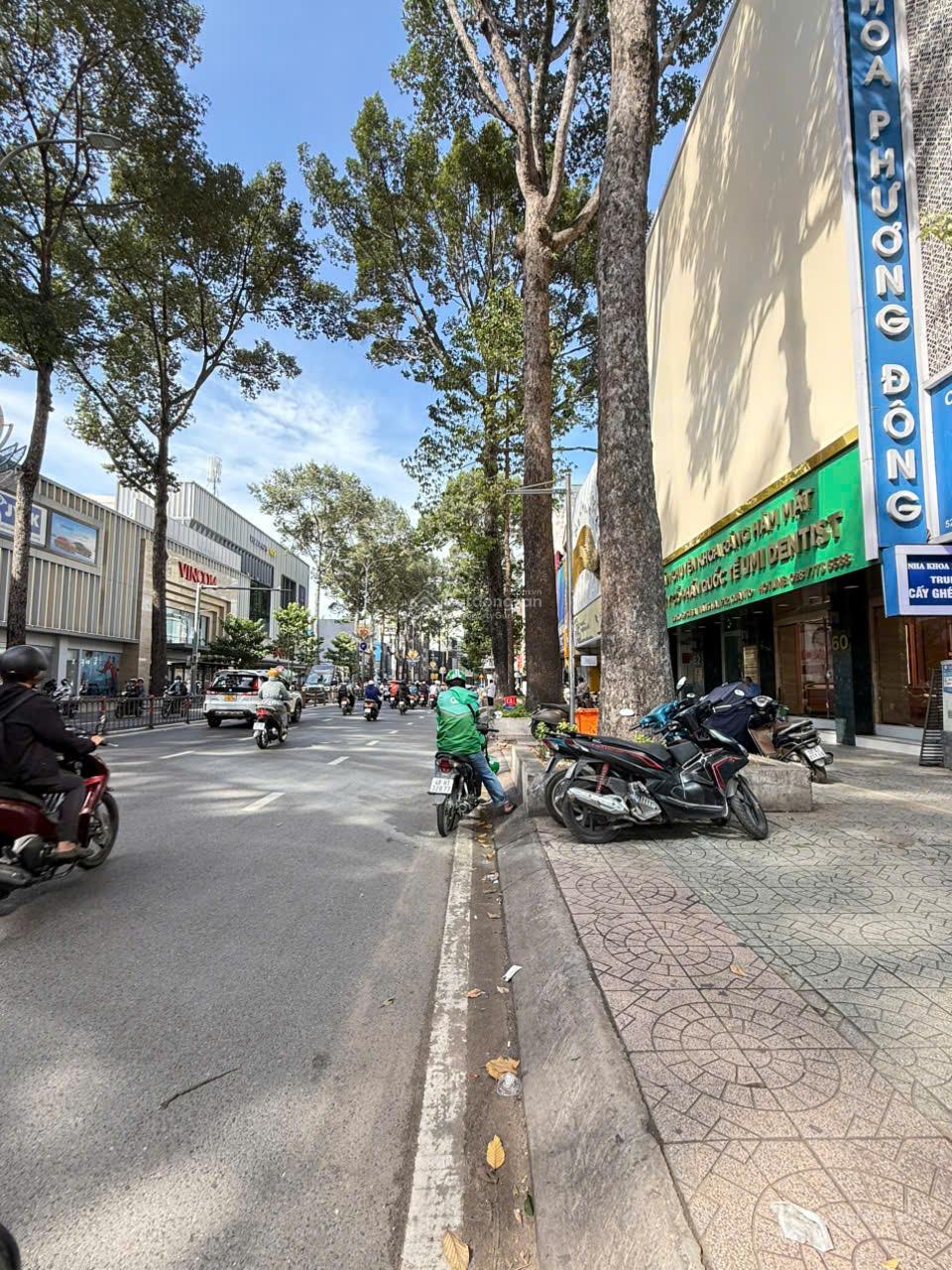 Siêu phẩm nhà mặt tiền Đường 3/2 ngay Hà Đô, P. 12 Quận 10, 4.5x28m 3 tầng HĐT: 130tr giá: 59 tỷ Siêu phẩm nhà mặt tiền Đường 3/2 ngay Hà Đô, P. 12 Quận 10, 4.5x28m 3 tầng HĐT: 130tr giá: 59 tỷ