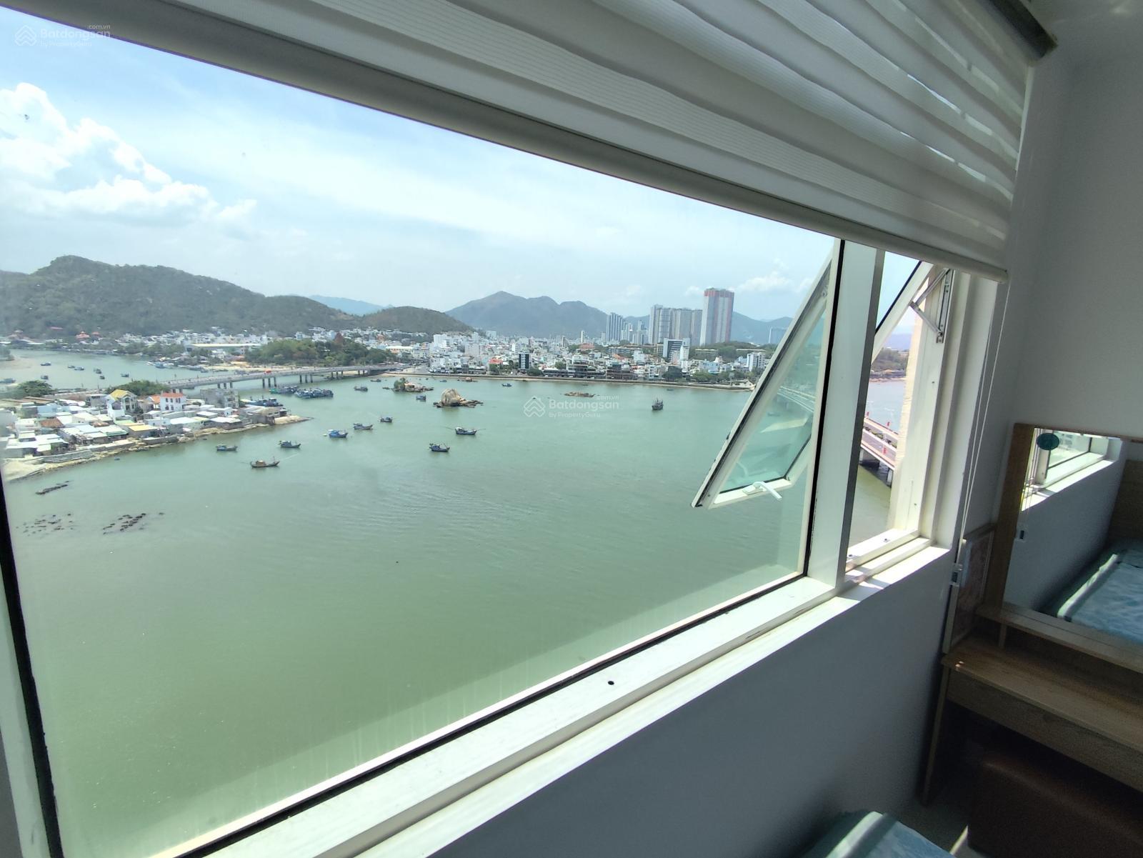 Đi nước ngoài,bán RẺ 200TR căn số 06 view sông đẹp, xa thang máy, 2.950 tỷ Mường Thanh Số 4