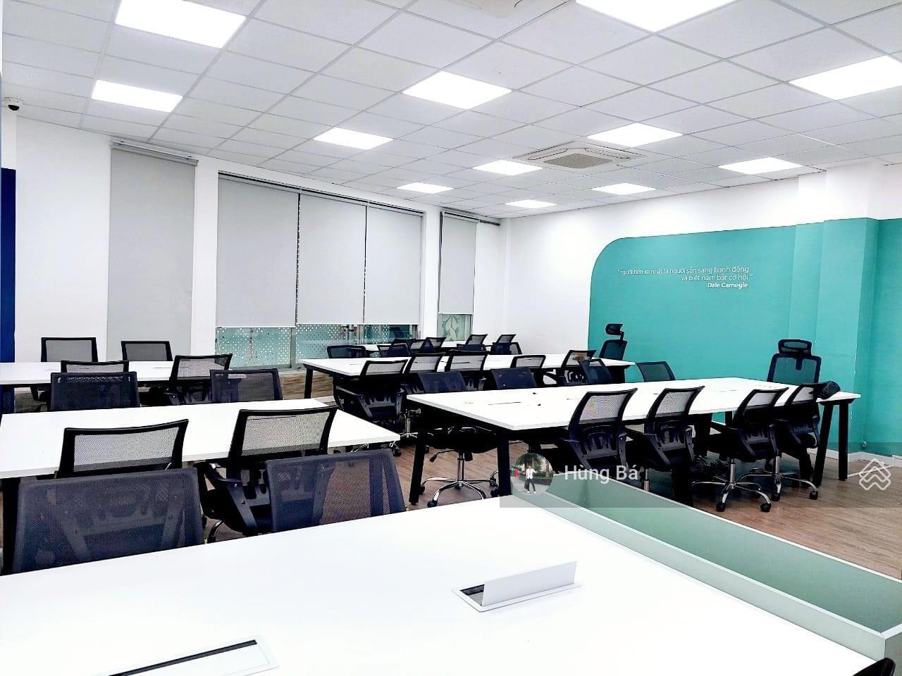 Siêu phẩm sân bay! Bán nhà 4 tầng mặt tiền Trường Sơn - DT: 10 x 22m - HĐT: 160tr/th. Giá 42 tỷ Siêu phẩm sân bay! Bán nhà 4 tầng mặt tiền Trường Sơn - DT: 10 x 22m - HĐT: 160tr/th. Giá 42 tỷ