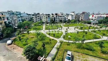 Bán đất LK Giang Biên, 70m², MT 4,5m, View vườn hoa, sổ đỏ, giá 16,9 tỷ. LH 0917 507 ***
