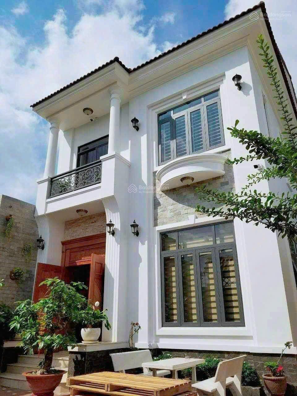 Giảm ngay 1 tỷ bán nhanh biệt thự 2 tầng gần Gigamall Phạm Văn Đồng Hiệp Bình Chánh