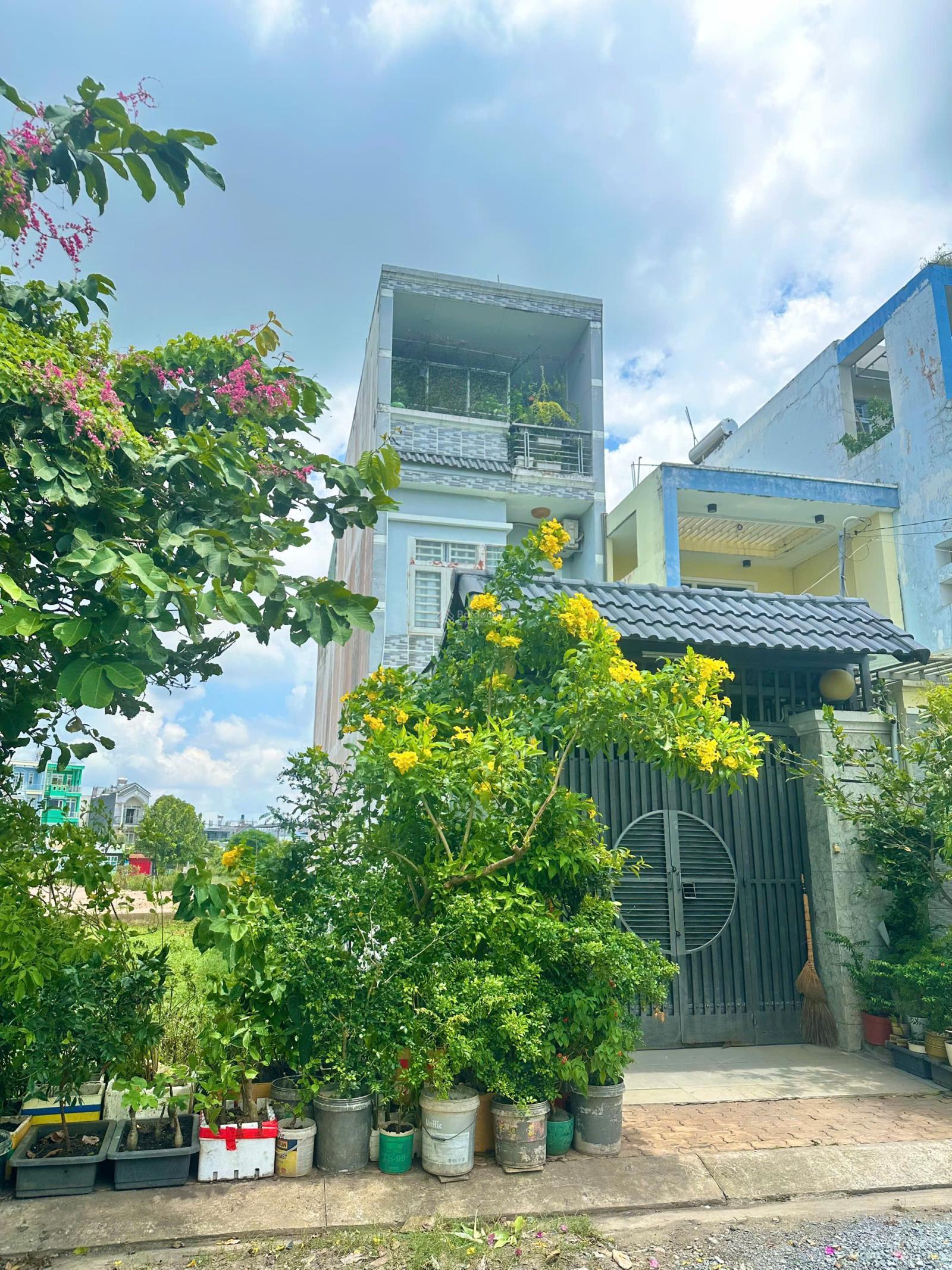 Nhà mặt tiền nhánh sát Tô Ký, DT 4x25m, trệt 2 lầu kiên cố, giá rẻ nhất khu vực chỉ 5,6 tỷ