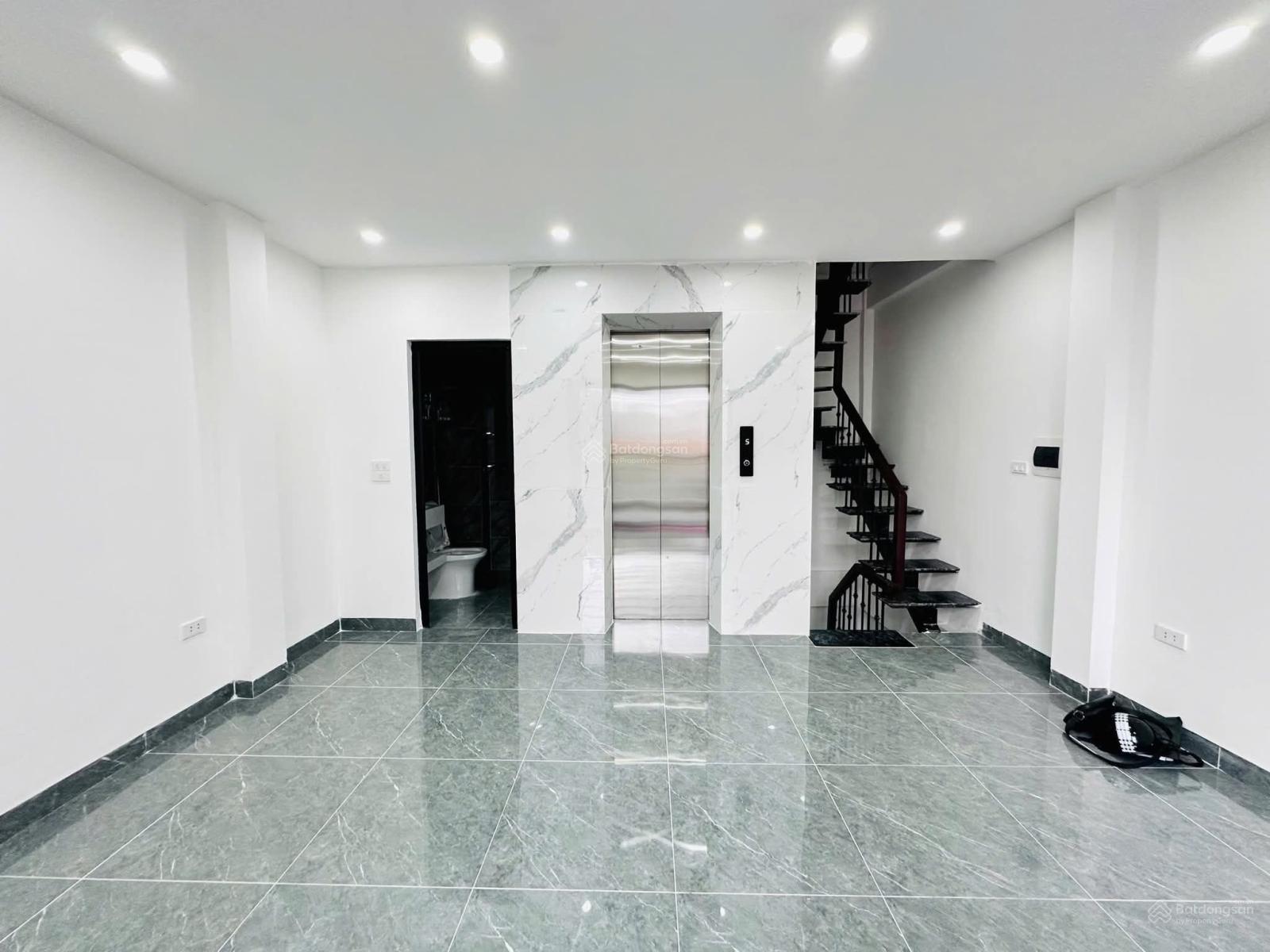 Chủ cấn bán trước tết! Phố Hoàng Hoa Thám, lô góc, gần phố, kinh doanh, nội thất đẹp, ở luôn Chủ cấn bán trước tết! Phố Hoàng Hoa Thám, lô góc, gần phố, kinh doanh, nội thất đẹp, ở luôn