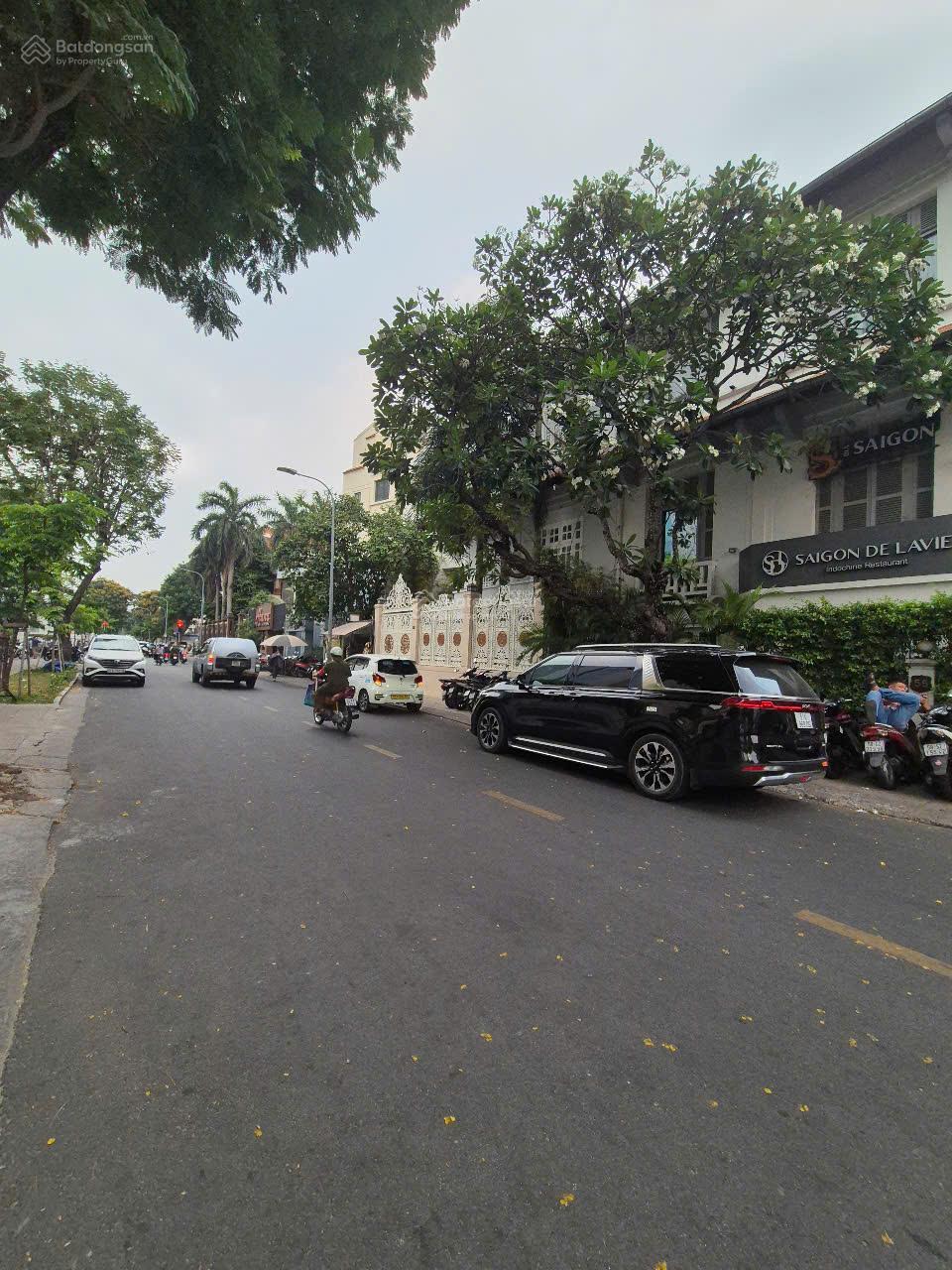 Biệt thự cổ - Sài Gòn thập niên 60, 3 tầng mặt tiền Tú Xương, giá 200 tỷ Biệt thự cổ - Sài Gòn thập niên 60, 3 tầng mặt tiền Tú Xương, giá 200 tỷ