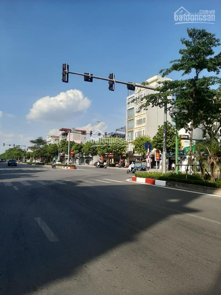 Bán nhà mặt phố view đẹp tại Ngô Gia Tự, 320 triệu / m2, 205 m2, Long Biên, Hà Nội