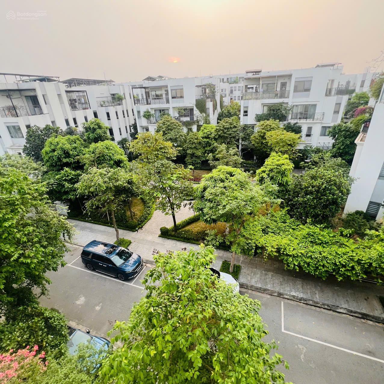 Chính chủ cần bán: Lô biệt thự 160m & 200m2 full nội thất nhập khẩu, LH: 0941 529 ***