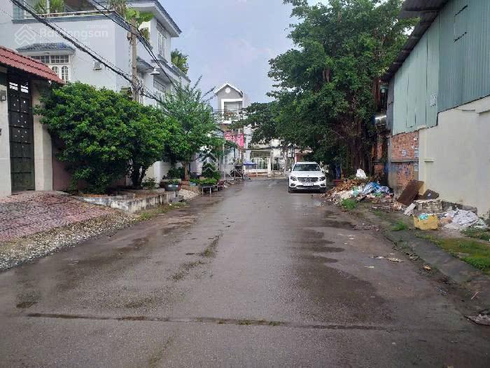 Bán nhà Quốc Lộ 13 - 26m x 22m - Công nhận 545m2 Full thổ cư, giá 33.5 tỷ TL