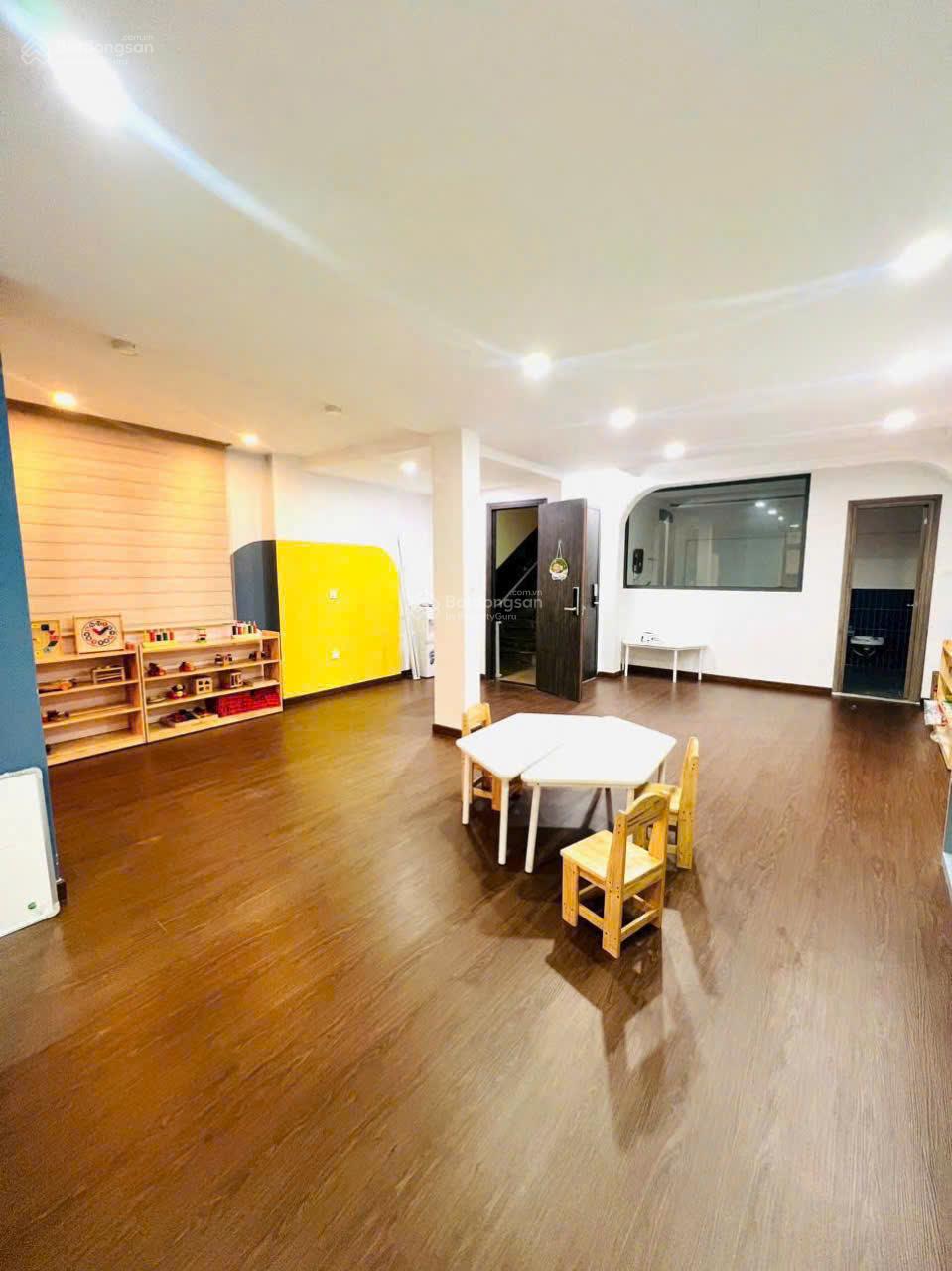 Cho thuê nhà nguyên căn sân bay, Tân Bình