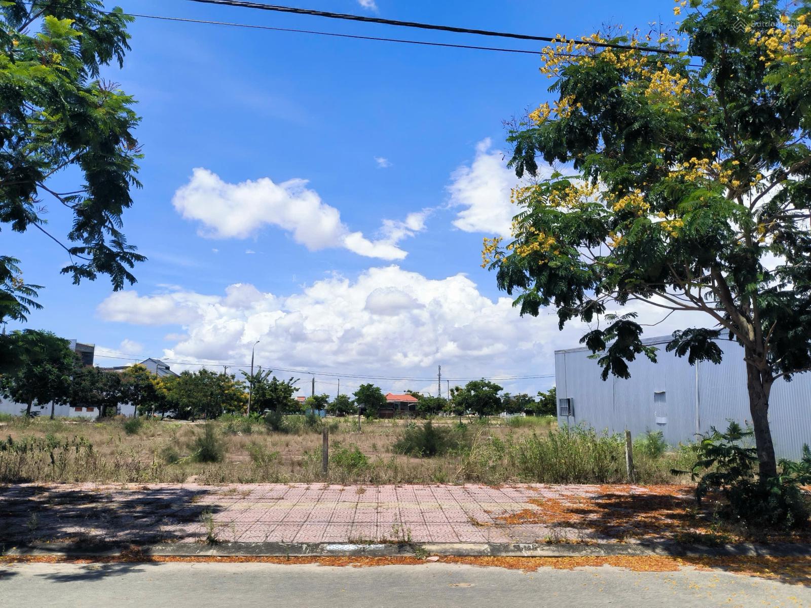 Chính chủ bán đất có sổ dự án Cầu Hưng Lai Nghi diện tích 138m2, hướng Đông, giá 19.9tr/m2