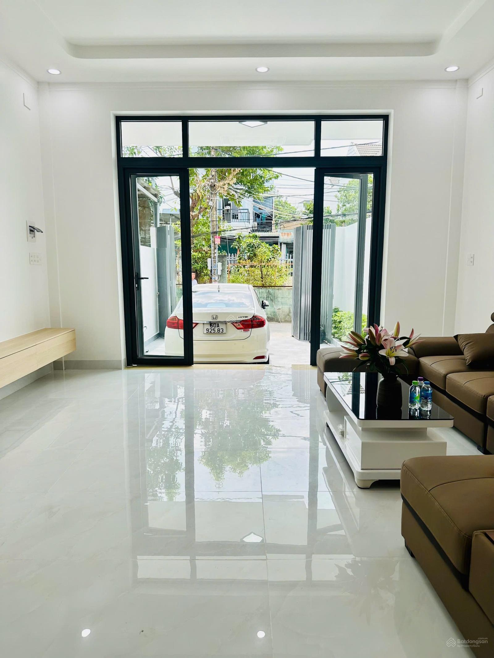 Bán nhà 1trệt 1lầu sổ thổ cư 5x25m sân oto 7 chỗ cách y học cổ truyền 300m gia 4,6tỷ LH 0794 290 ***