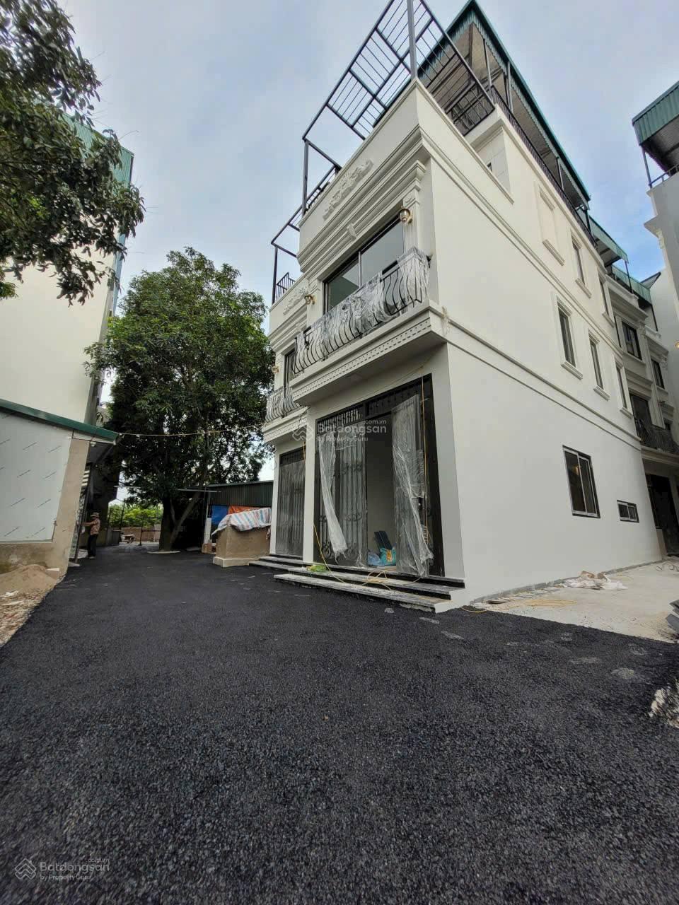 Bán nhà Cự Khối, Long Biên, 34m² x 3,5 tầng, ô tô 16 đỗ cổng, giá 4,65 tỷ