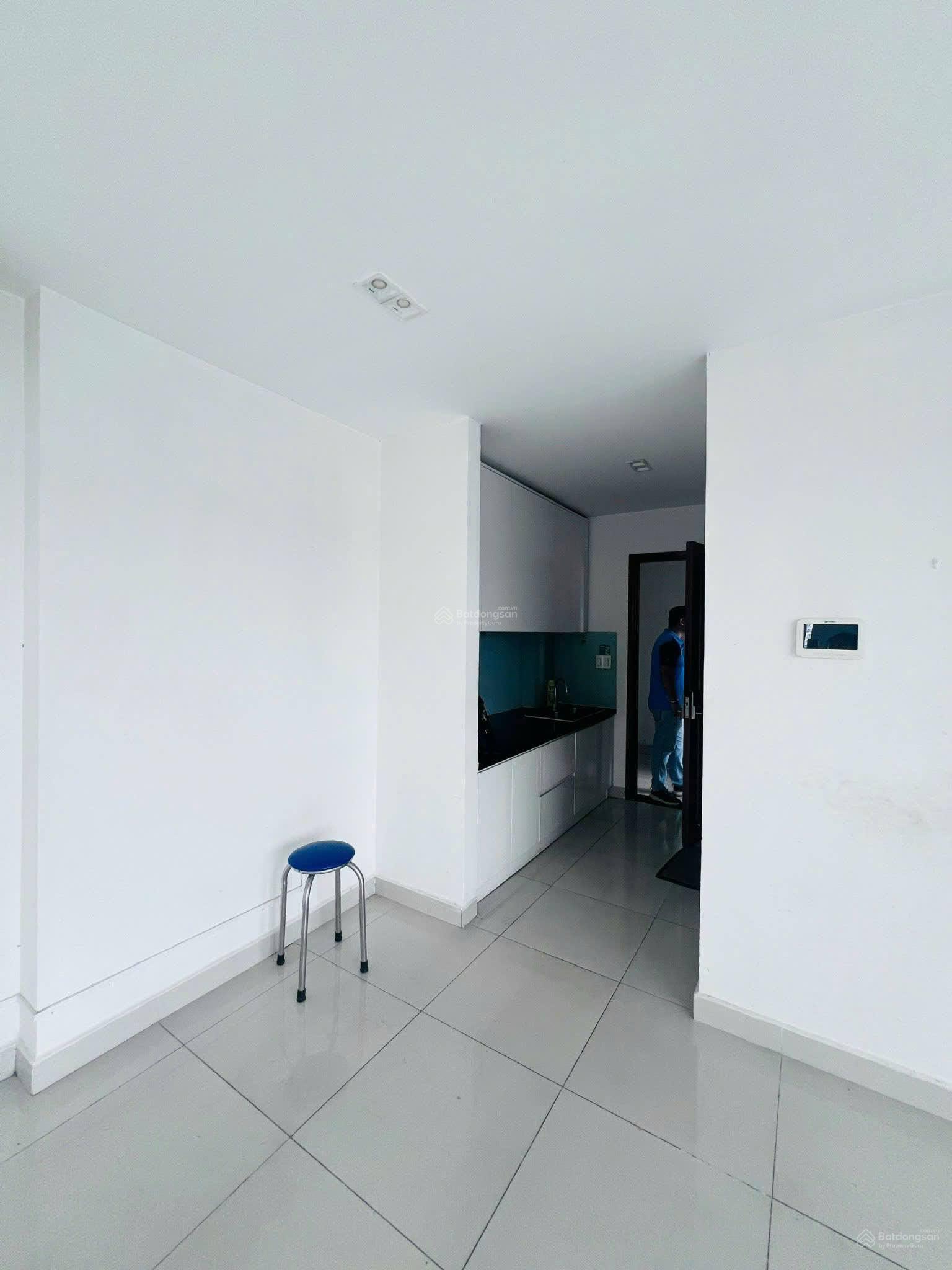 Cho thuê căn hộ Sky Center 58,67m2 = 13tr/tháng có nội thất, có ban công dài, rộng, ở - làm công ty