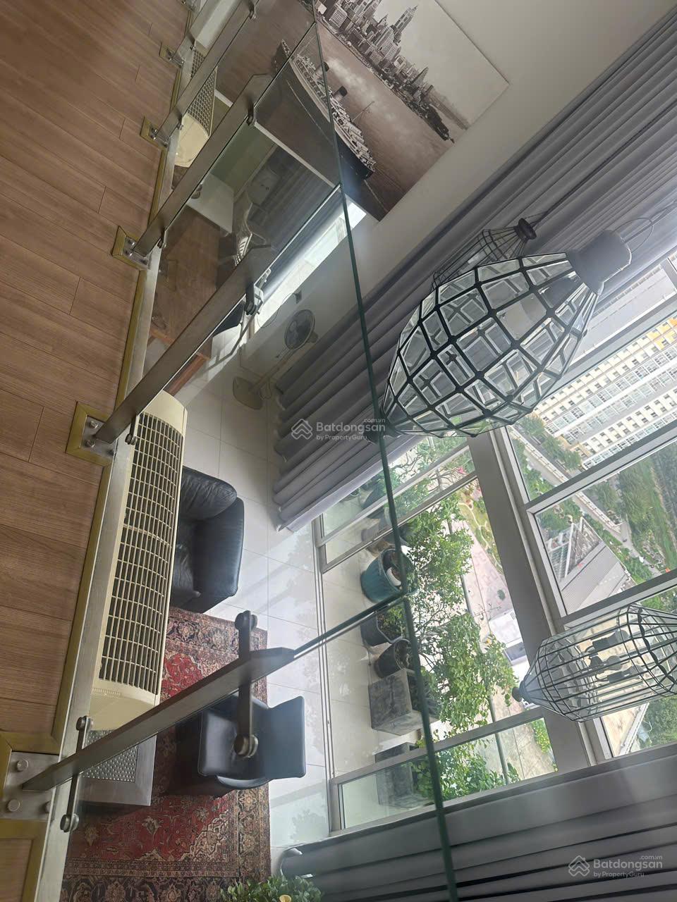 Nhà em không ở bán căn Estella Heights penthouse DT 222m2 giá 25tỷ thương lượng, LH 0985 807 *** Vy