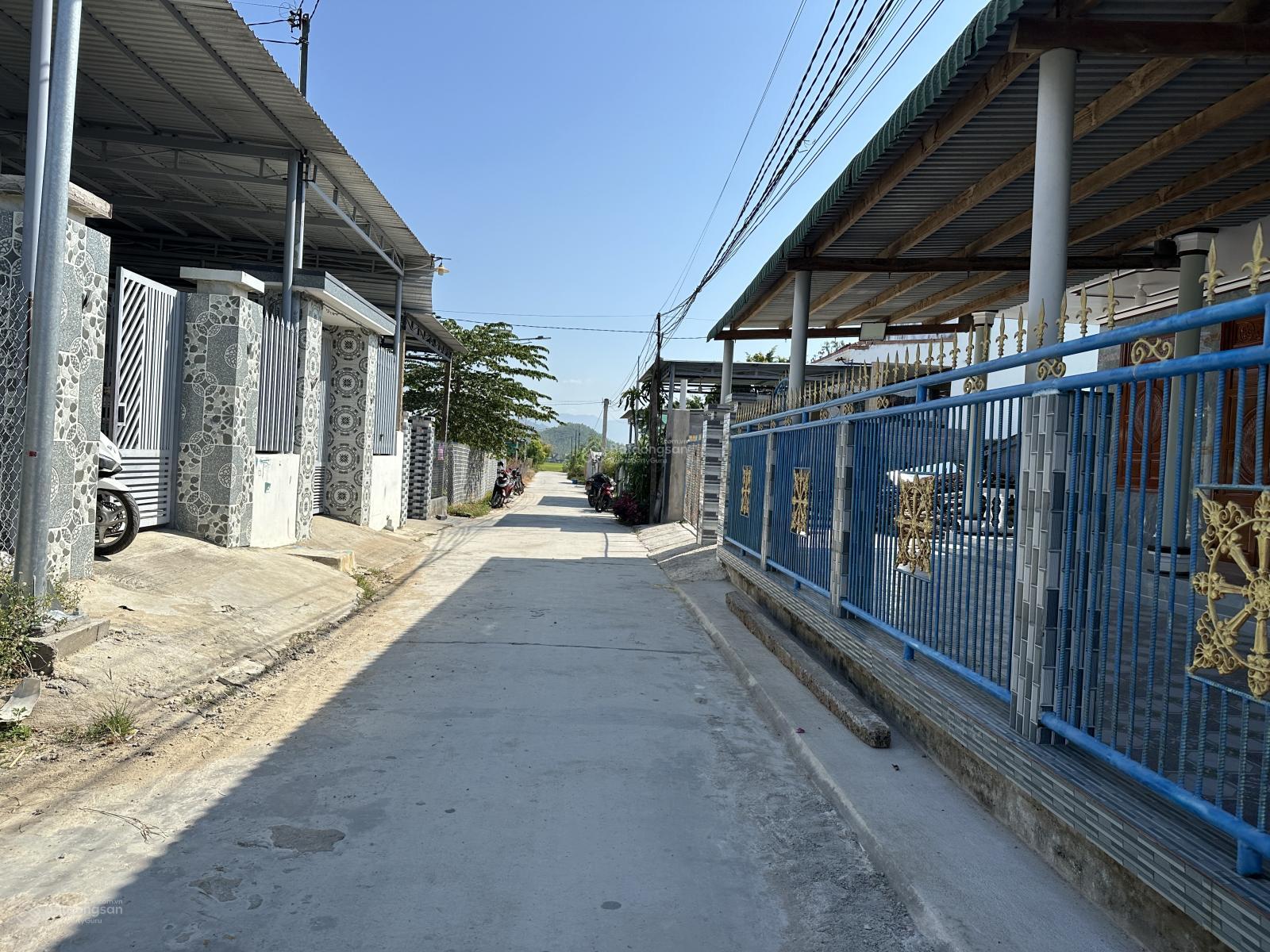 Bán Đất Thôn Đông Xã Vạn Hưng. Sát Khu Công Nghiệp Dốc Đá Trắng 300ha. DT: 160m2. Ngang 6m.Thổ 60m2