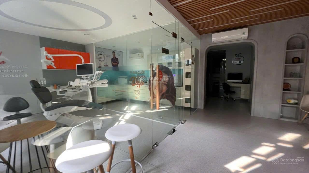 Cho thuê nhà MT Lam Sơn, Phường 2, Quận Phú Nhuận DT 9x17m hầm trệt 4 lầu giá 210tr