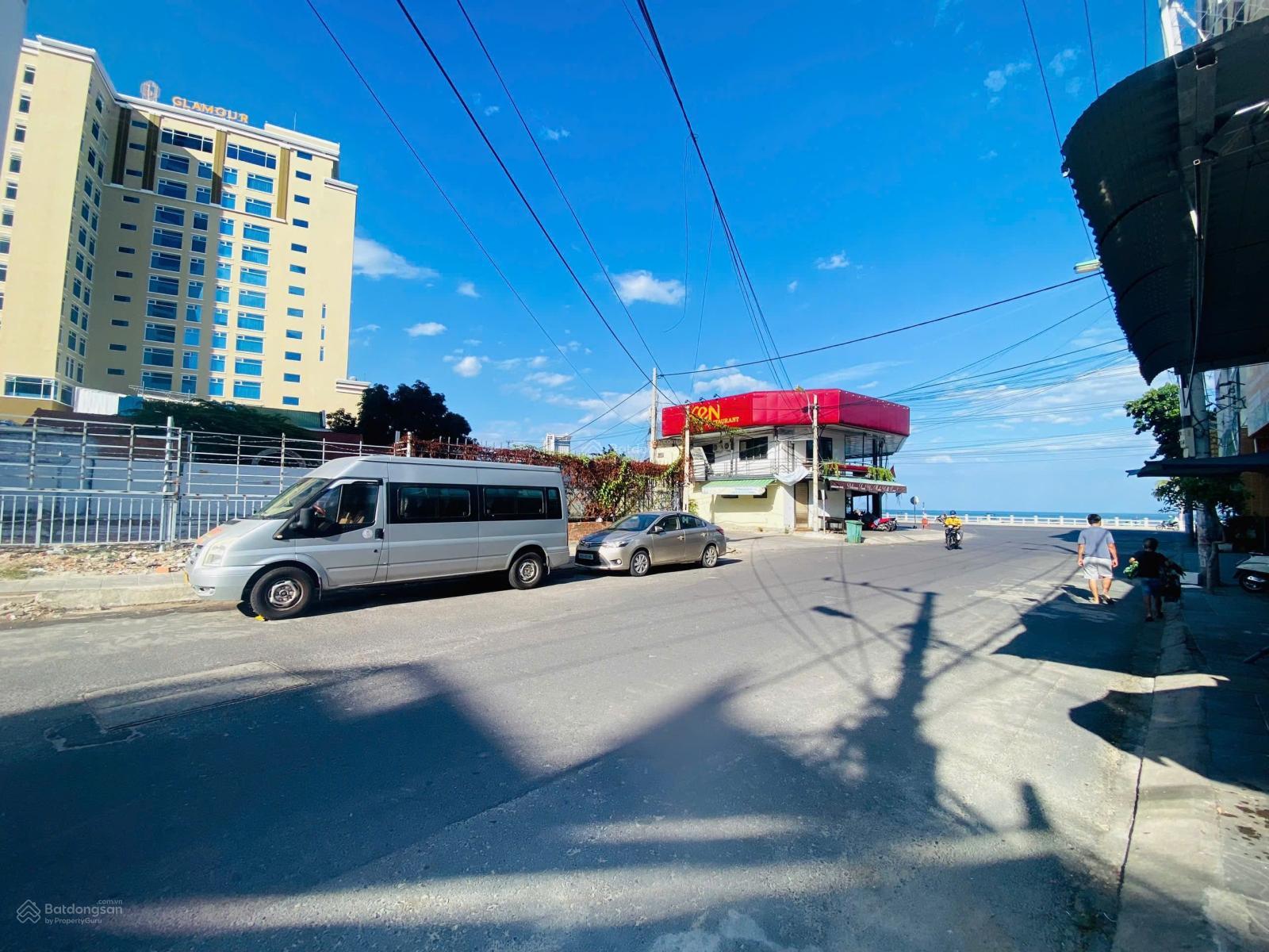 Bán nhà, căn góc đường 16m, view xéo biển, mặt tiền, đường Dương Hiến Quyền, Bắc Nha Trang