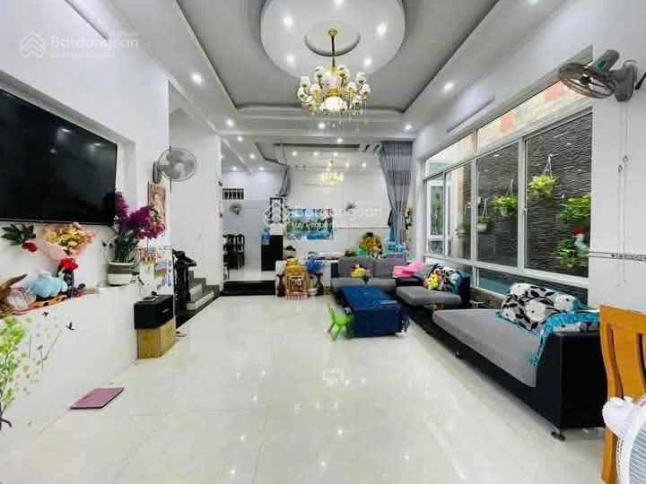 Chính chủ bán biệt thự Phan Chu Trinh Vũng Tàu (9.5x15m=148m2) 1 trệt 2 lầu - H Đông Nam gần biển Chính chủ bán biệt thự Phan Chu Trinh Vũng Tàu (9.5x15m=148m2) 1 trệt 2 lầu - H Đông Nam gần biển