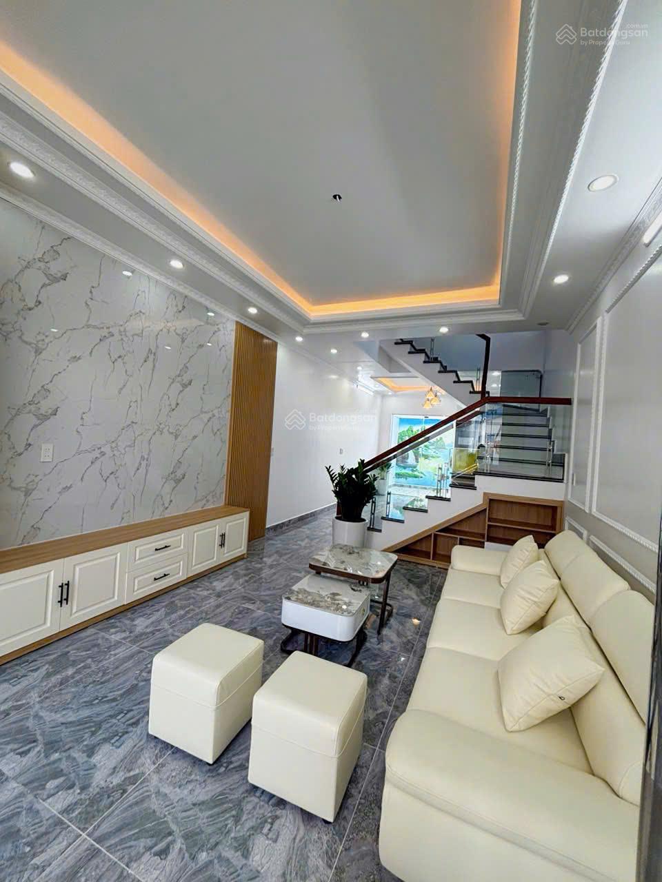 Chính chủ bán nhà số 10 Đào Yêu cách cầu Kiến An 2km