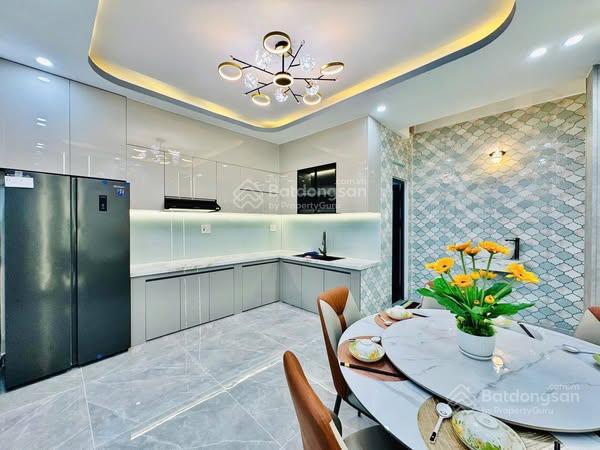 Bán nhà mới 3 lầu sân thượng 4x13m hẻm nhựa thông xe hơi 6m Lũy Bán Bích giá 6.4tỷ LH 0936 999 ***