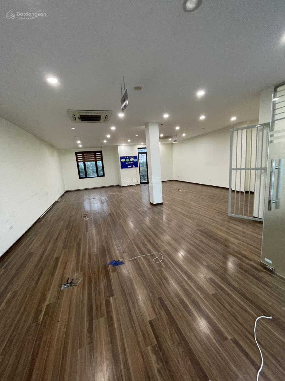 Cho thuê nhà đường số 23 Thành Phố Giao Lưu Phạm Văn Đồng, đất 200m2 xây dựng 128m2 * 5 tầng 1 hầm