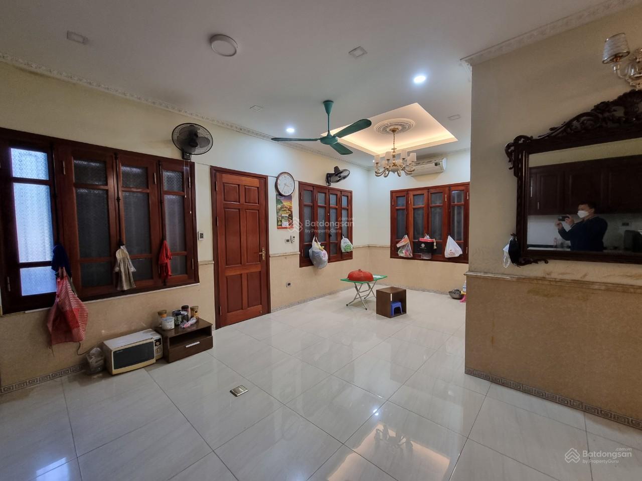 Cho thuê nhà đường số 23 Thành Phố Giao Lưu Phạm Văn Đồng, đất 200m2 xây dựng 128m2 * 5 tầng 1 hầm