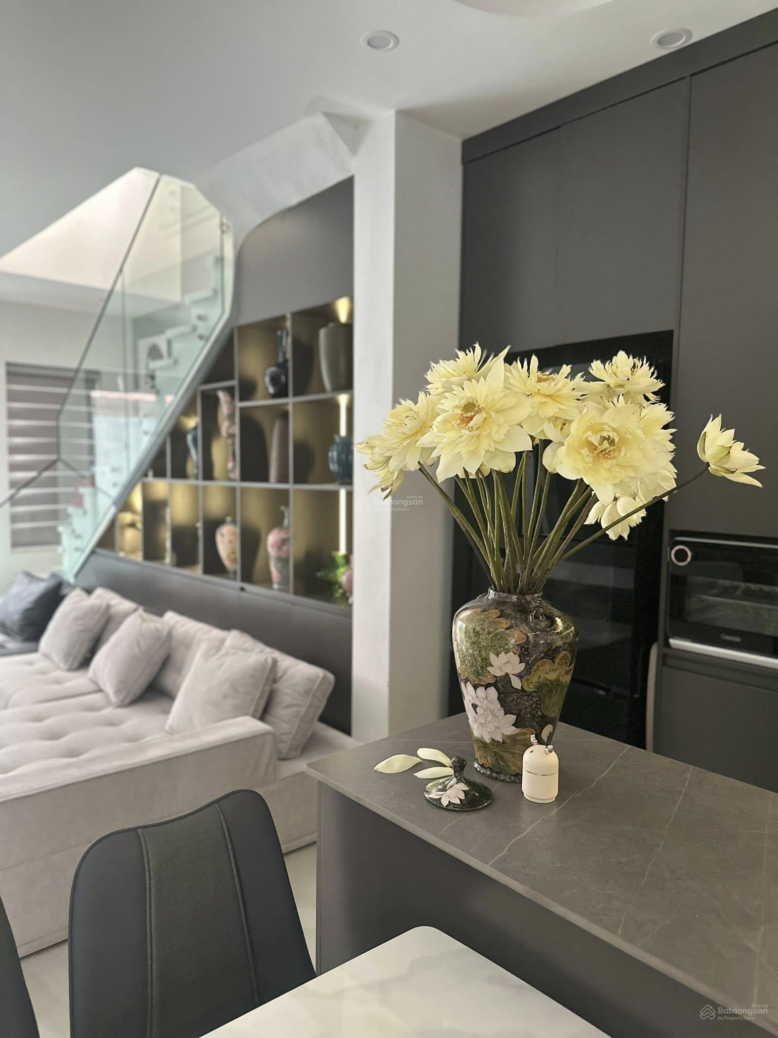 Chính chủ cho thuê liền kề 132m2 Starlake đầy đủ nội thất, giá tốt nhất thị trường chỉ 45tr/tháng