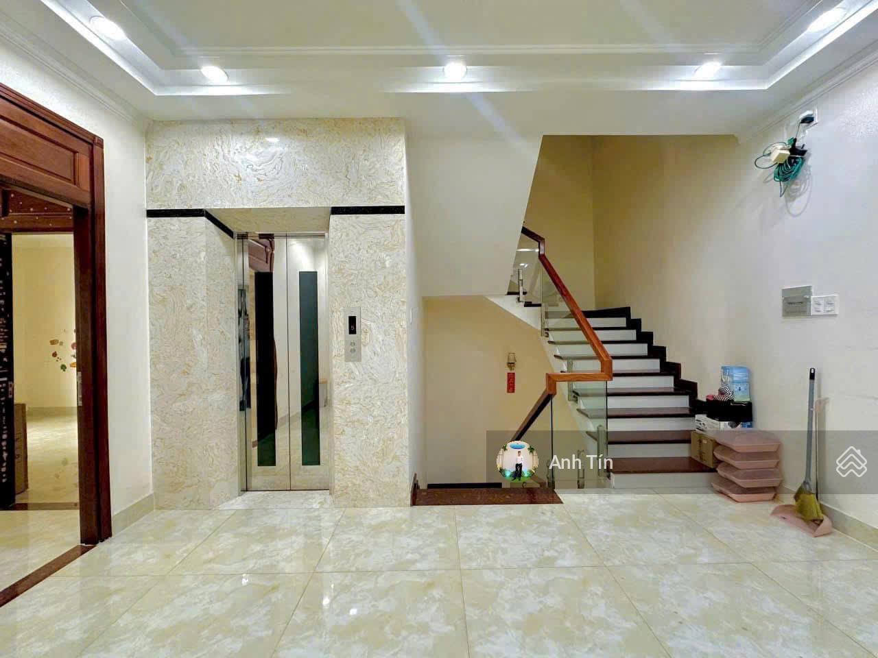 Tòa nhà văn phòng 6 tầng (thang máy) DT: 4,6x28m - ngay Lê Văn Sỹ - Phạm Văn Hai, giá chỉ 23,5 tỷ