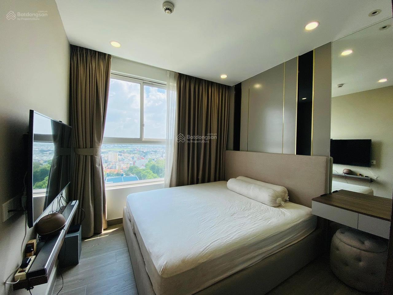 Bán Căn hộ CC oriental plaza quận tân phú DT 85m2 2pn 2wc giá 4ty LH 0907 909 *** Hùng