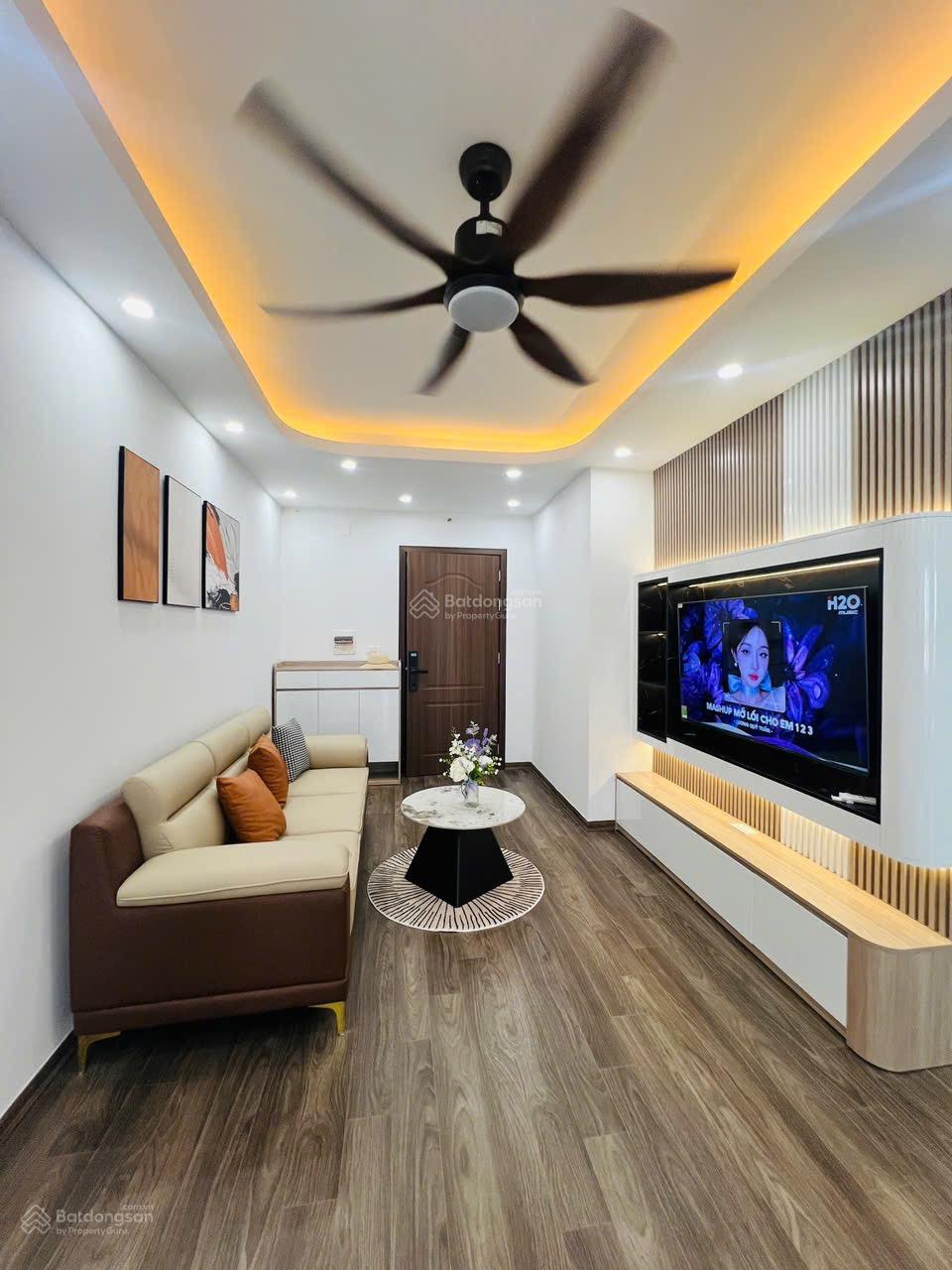 Bán CHCC Bán đảo Linh Đàm tòa VP5 view hồ điều hoà Linh Đàm. DT 62m2 2PN 2WC