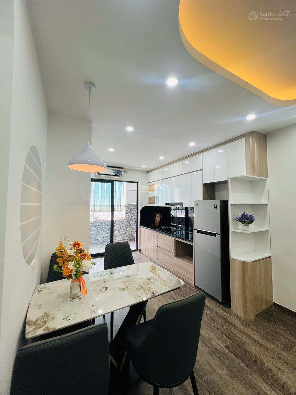 Bán CHCC Bán đảo Linh Đàm tòa VP5 view hồ điều hoà Linh Đàm. DT 62m2 2PN 2WC