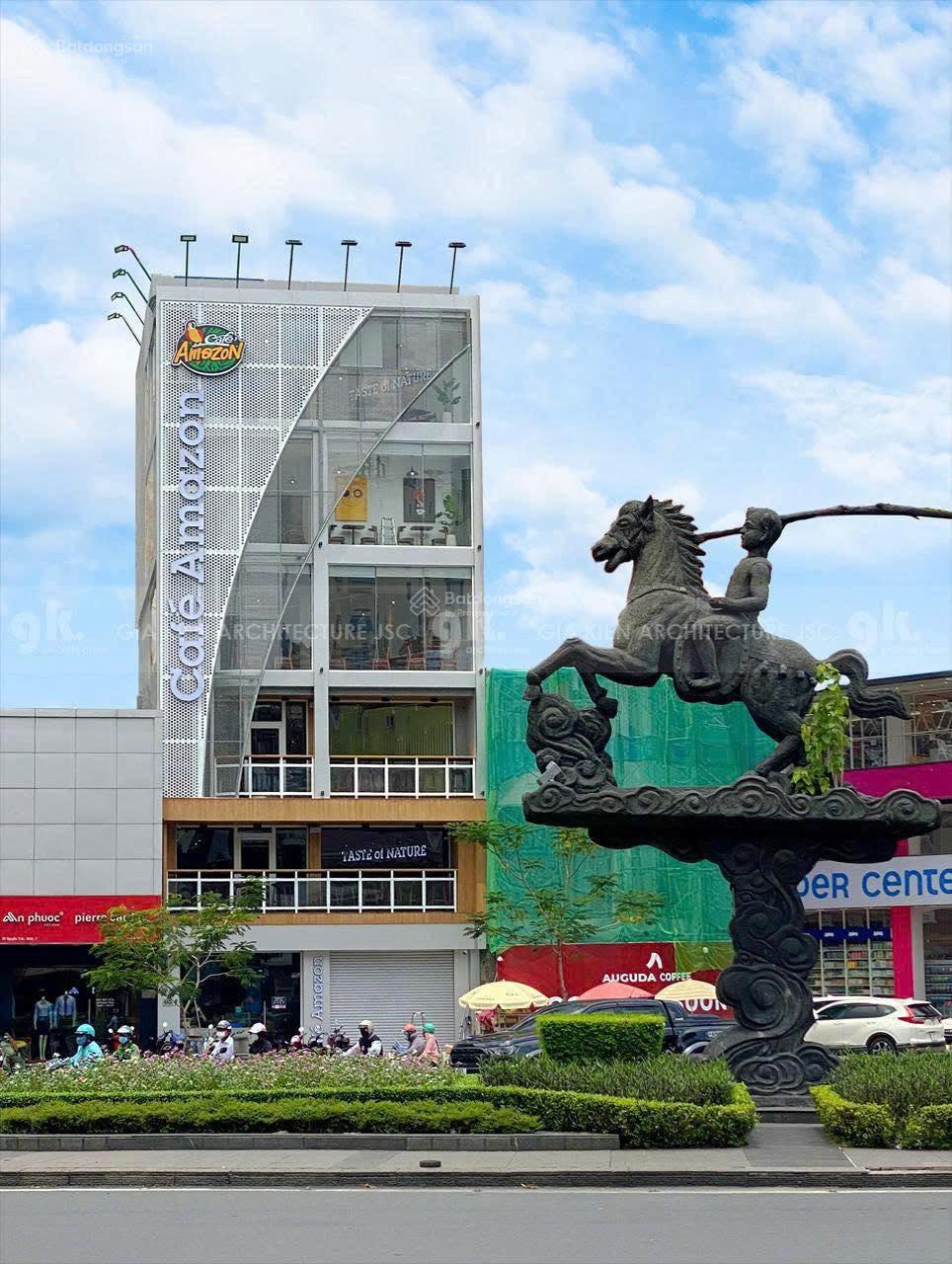 Cho thuê nhà trung tâm Nguyễn Trãi, Q1