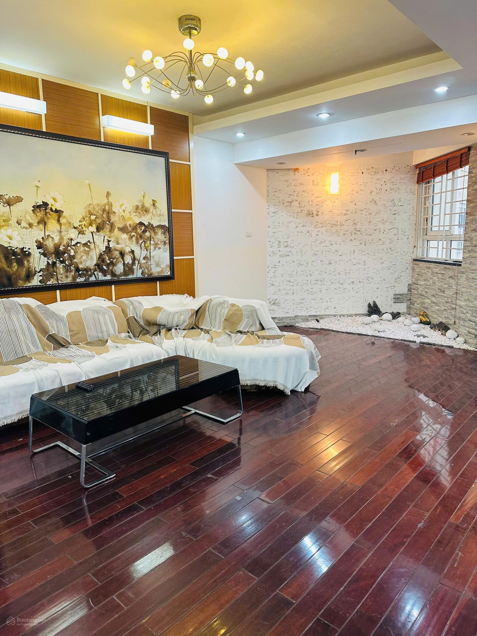 Chính chủ bán căn 151m2, 3 ngủ tại Trung Hòa Nhân Chính tòa 17T5, ban công Đông Nam, sổ đỏ