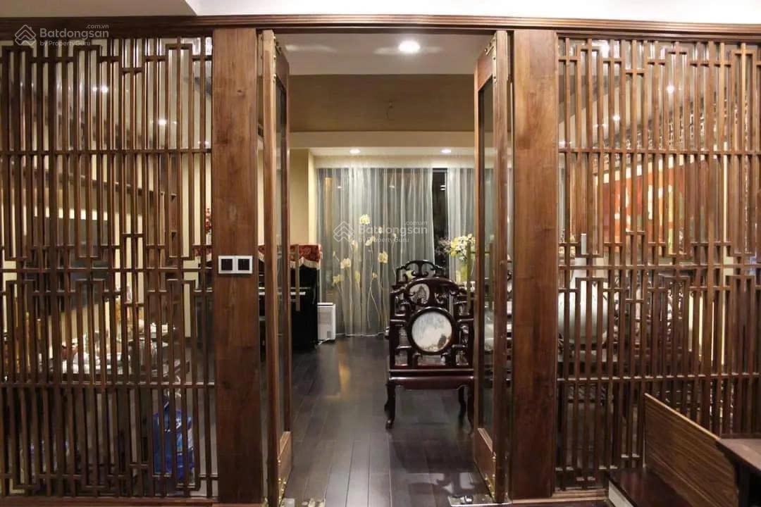 Bán siêu biệt thự 230 m2, 4tầng, thiết kế 5PN, 5WC, tại Văn Quán, Hà Đông. Vừa ở vừa KD sầm uất.