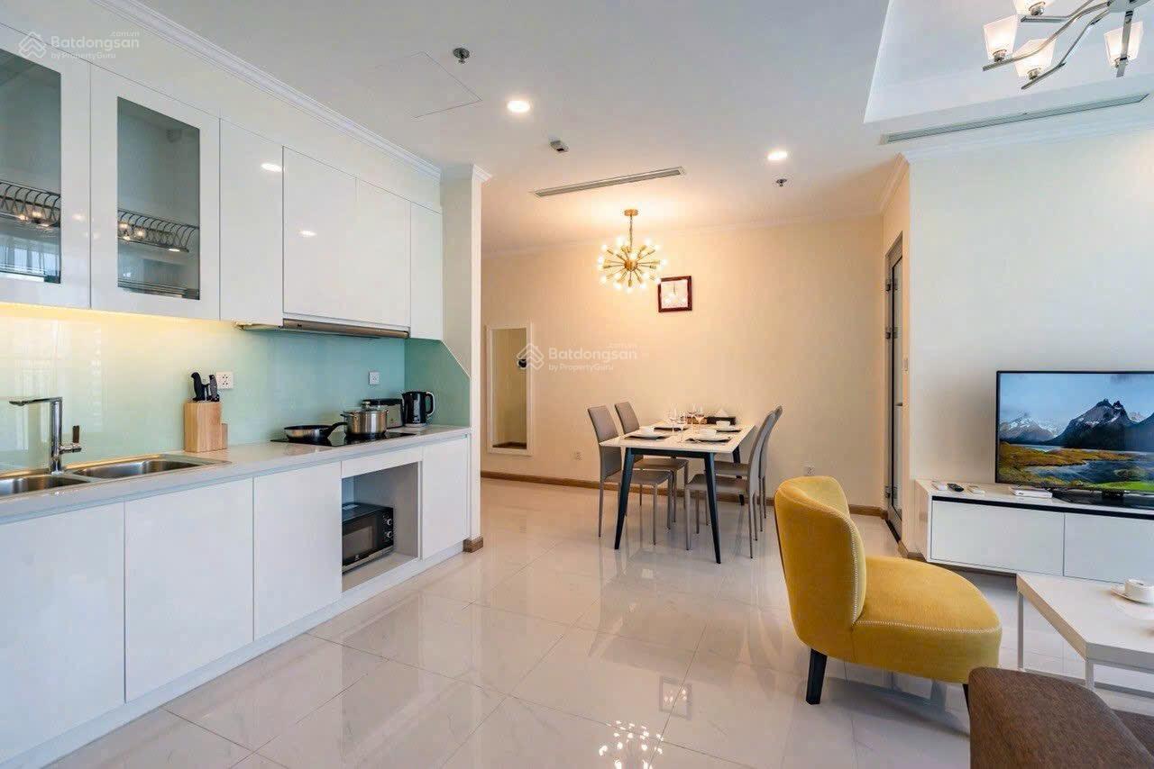 Căn hộ 2PN nội thất hiện đại sang trọng tại Landmark: View thành phố đẹp về đêm, hướng hoàng hôn