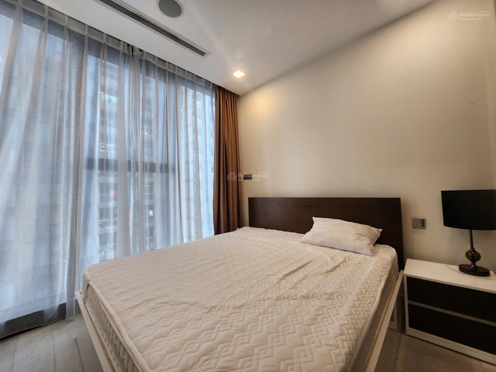 Bán căn hộ 1PN, 50m2 tại Vinhomes Golden River Ba Son, 9,6 tỷ zalo 0937 600 *** xem nhà