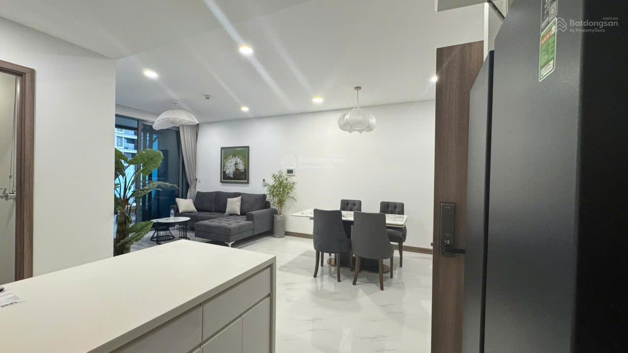 Sunwah Pearl cho thuê căn sân vườn 2PN/106m2, 34m2 sân vườn riêng. Giá thuê: 50tr/tháng, nhà mới