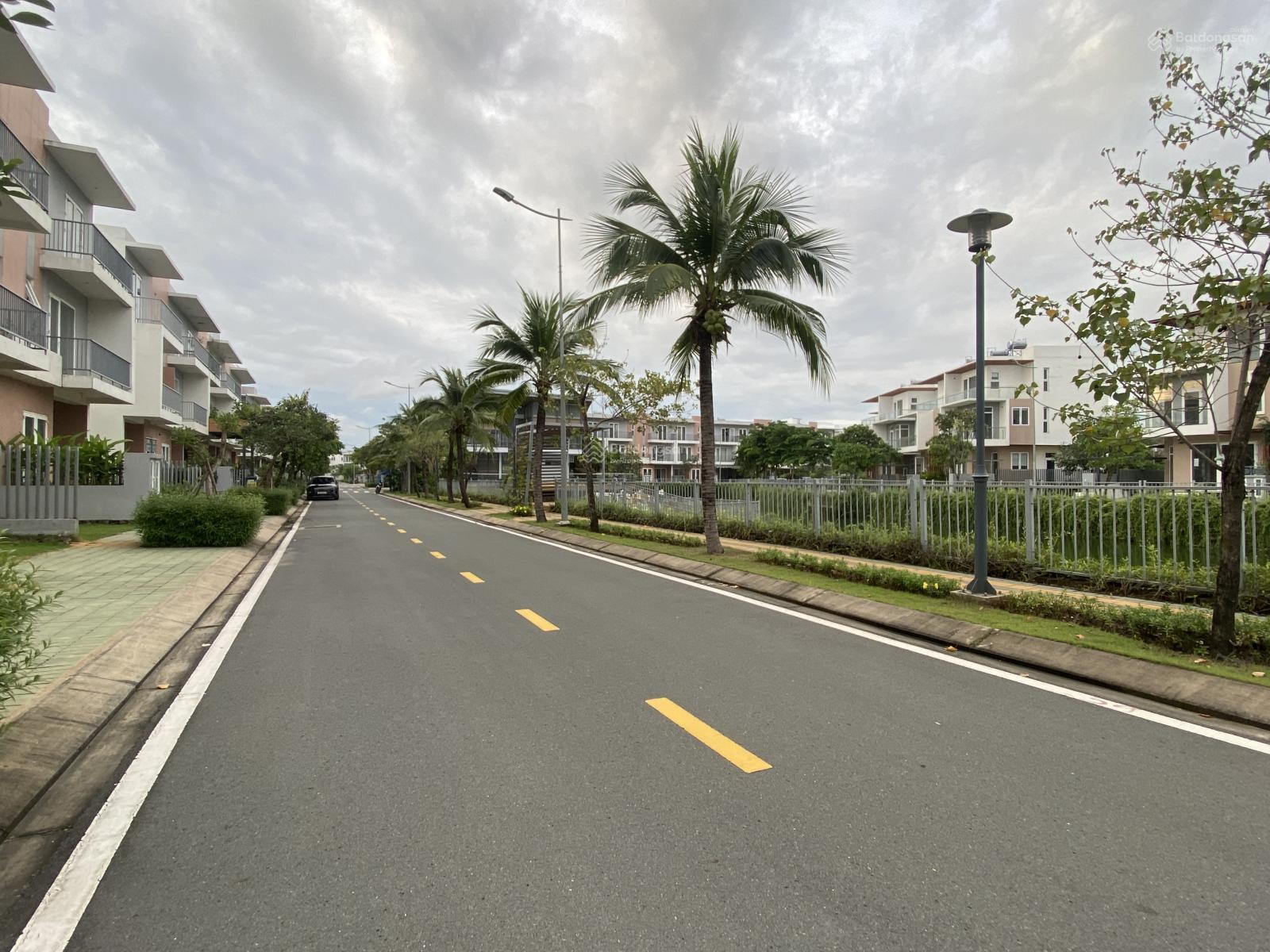 Bán nhanh nhà phố Dragon Village, 6x15m, sổ hồng, giá 8 tỷ (TL) vị trí đẹp. Nhà có nội thất Bán nhanh nhà phố Dragon Village, 6x15m, sổ hồng, giá 8 tỷ (TL) vị trí đẹp. Nhà có nội thất