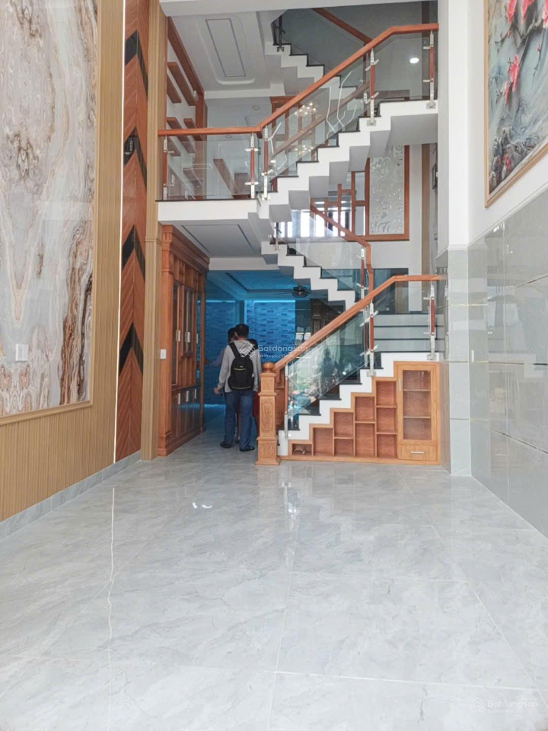 Nhà mới ở ngay Tây Lân, Bình Tân, 60m2, 5 tầng, 5PN, 6WC, giá 6,8 tỷ